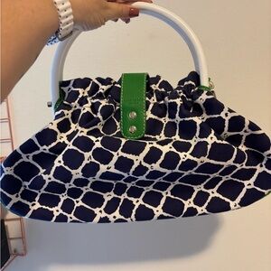 This bag is super cute and fun!!